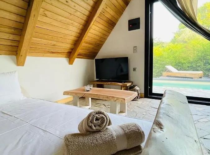 Unique Wooden With Pool Σπίτι διακοπών