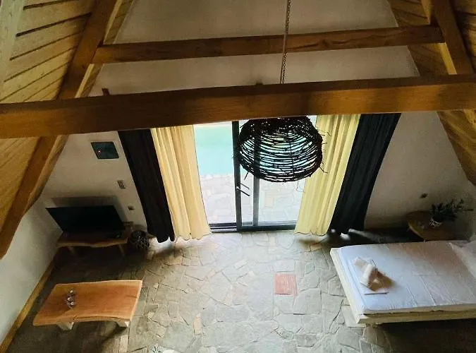Unique Wooden With Pool Σπίτι διακοπών Ολυμπιάδα