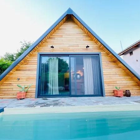 Ferienhaus Unique Wooden With Pool