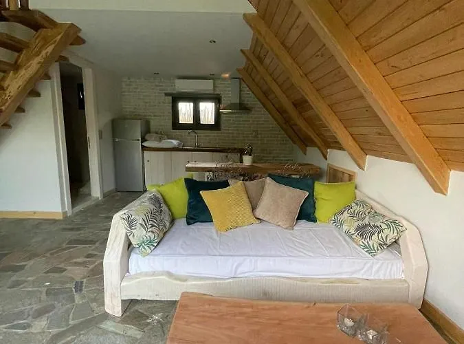 Unique Wooden With Pool בית נופש *